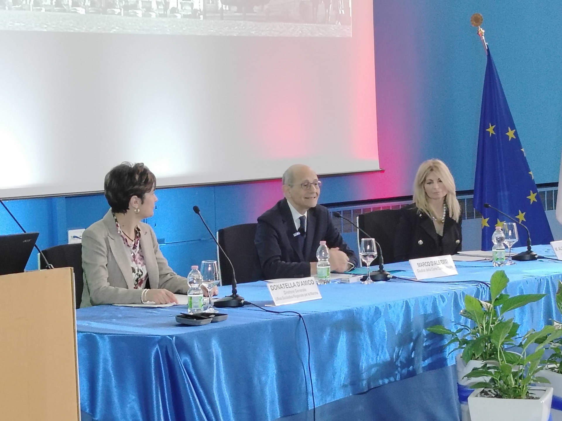 Il giudice D'Alteri con il Direttore Generale USR Marche D'Amico e la Dirigente Scolastica Bertini